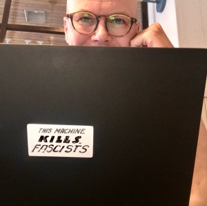 Jukka Peltokoski, naama ja tietokone